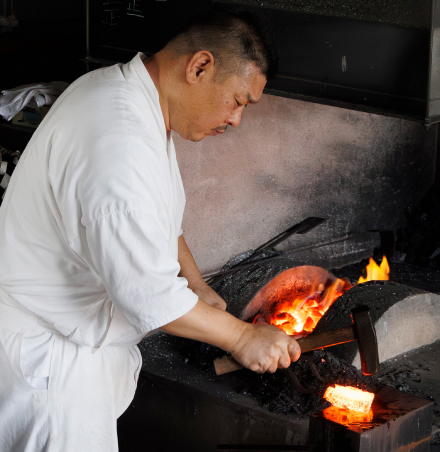 叩いて板状につぶす